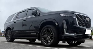 Airport limo service Boston with luxury chauffeur for airport transfers